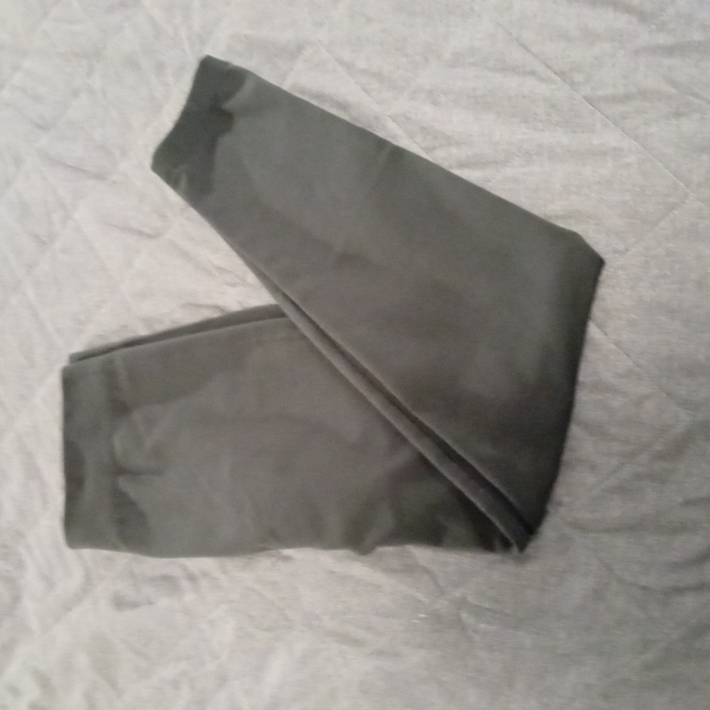Fornia Gray leggings